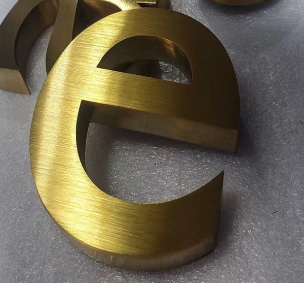 精工拉絲鈦金字